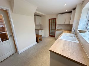 Kitchen- click for photo gallery